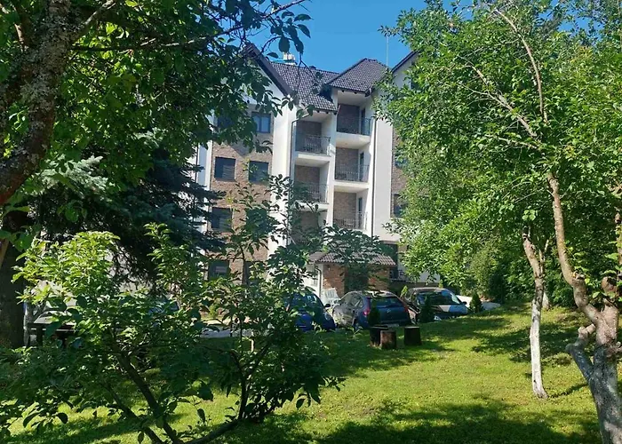 Apartament 502, Sarm *